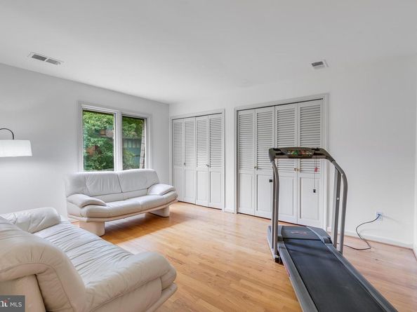 4054 41st Street, Mclean VA 22101