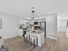 10 Maple Drive, Conshohocken PA 19428