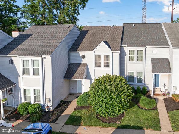 10 Maple Drive, Conshohocken PA 19428