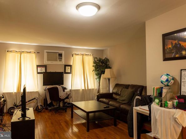 1622 E Passyunk Avenue, Philadelphia PA 19148