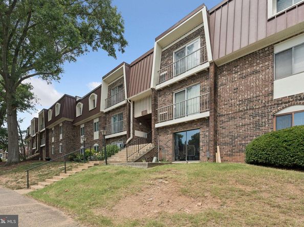 221 N Emory Drive 4, Sterling VA 20164