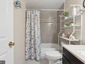 221 N Emory Drive 4, Sterling VA 20164