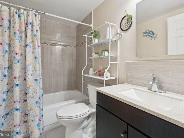 221 N Emory Drive 4, Sterling VA 20164