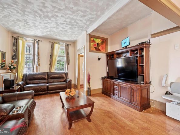 30 W Apsley Street, Philadelphia PA 19144