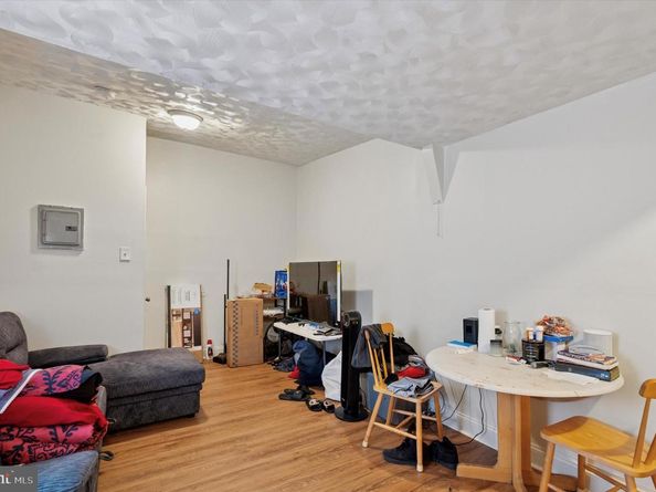 30 W Apsley Street, Philadelphia PA 19144