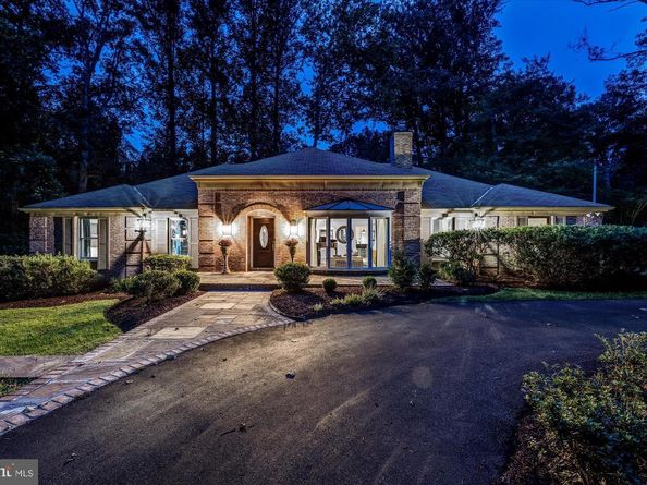 9225 Aldershot Drive, Bethesda MD 20817