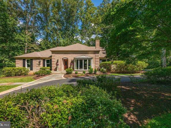 9225 Aldershot Drive, Bethesda MD 20817
