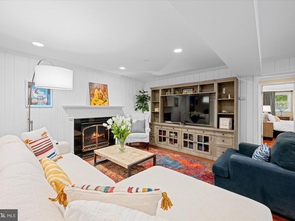 9225 Aldershot Drive, Bethesda MD 20817