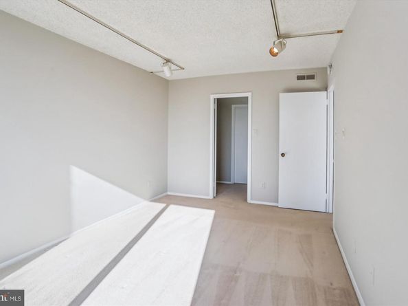5225 Pooks Hill Road 417N, Bethesda MD 20814