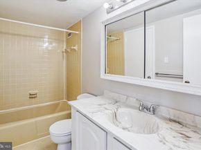 5225 Pooks Hill Road 417N, Bethesda MD 20814