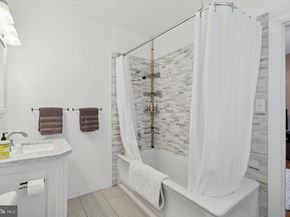 1 Latham Park, Elkins Park PA 19027