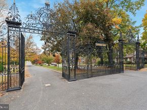 1 Latham Park, Elkins Park PA 19027