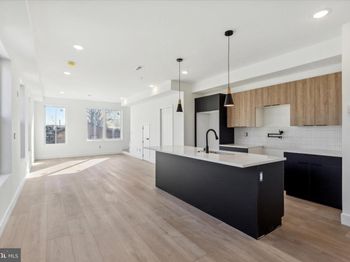 93 E Herman Street
