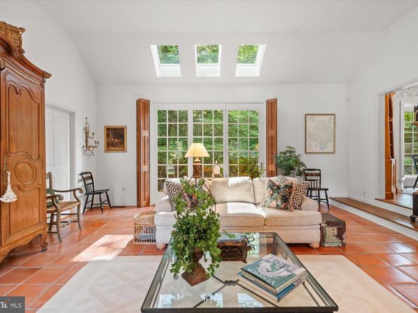 5813 Bent Twig Road, Mclean VA 22101