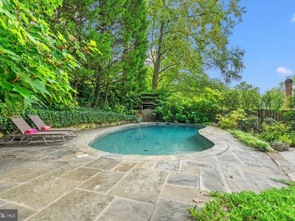 5813 Bent Twig Road, Mclean VA 22101