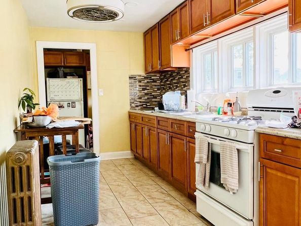 222 Ridley Avenue, Folsom PA 19033