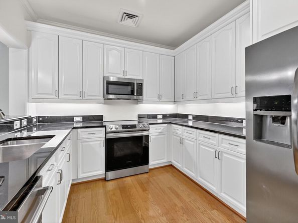 401 13TH Street NE 203, Washington DC 20002