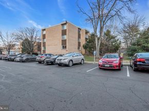 2910 Kings Chapel Road 5, Falls Church VA 22042