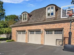 6220 Sheaff Lane, Fort Washington PA 19034