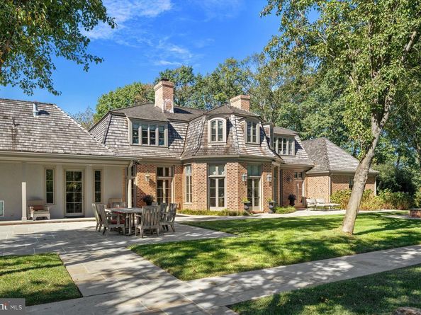 6220 Sheaff Lane, Fort Washington PA 19034