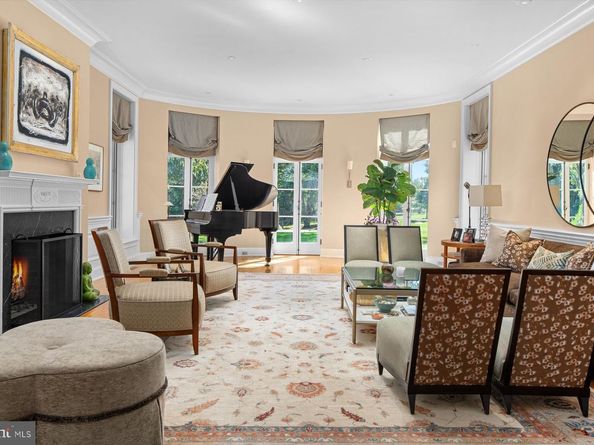 6220 Sheaff Lane, Fort Washington PA 19034