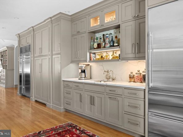 6220 Sheaff Lane, Fort Washington PA 19034