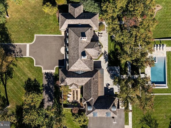 6220 Sheaff Lane, Fort Washington PA 19034