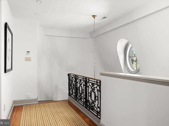 6220 Sheaff Lane, Fort Washington PA 19034