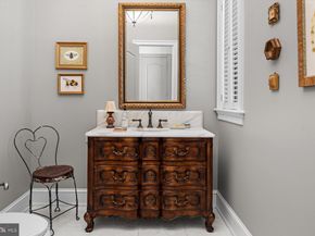 6220 Sheaff Lane, Fort Washington PA 19034