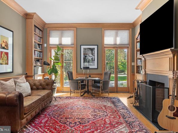 6220 Sheaff Lane, Fort Washington PA 19034