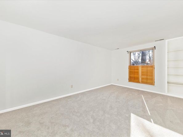 3316 Woodburn Village Drive 12, Annandale VA 22003