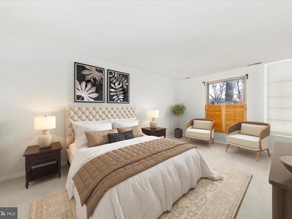 3316 Woodburn Village Drive 12, Annandale VA 22003