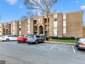 3316 Woodburn Village Drive 12, Annandale VA 22003