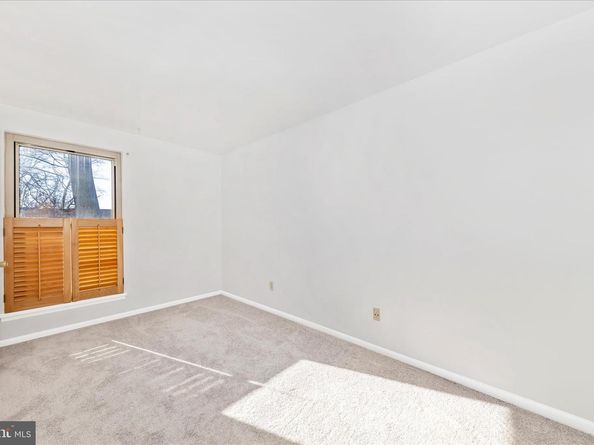 3316 Woodburn Village Drive 12, Annandale VA 22003