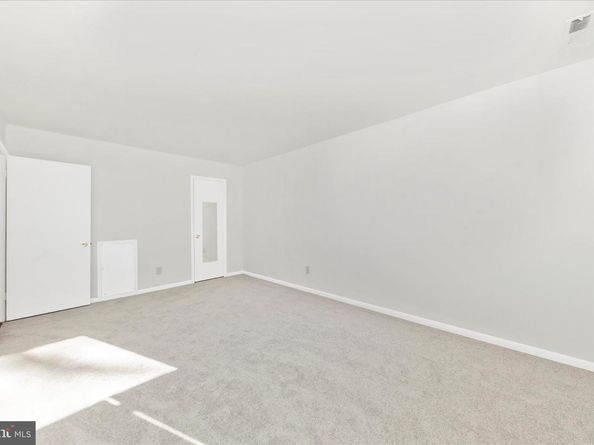 3316 Woodburn Village Drive 12, Annandale VA 22003