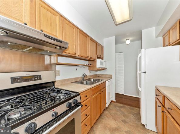 3316 Woodburn Village Drive 12, Annandale VA 22003