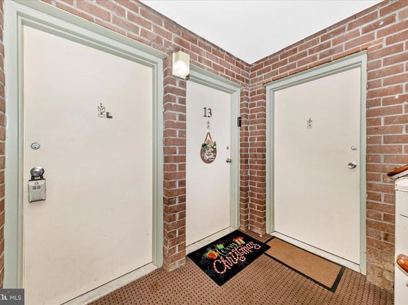 3316 Woodburn Village Drive 12, Annandale VA 22003