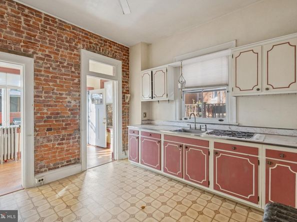 3172 17TH Street NW, Washington DC 20010