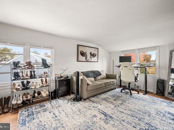 912 Edgewood Avenue, Folsom PA 19033