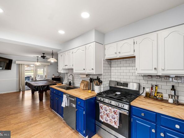 912 Edgewood Avenue, Folsom PA 19033