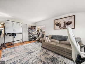 912 Edgewood Avenue, Folsom PA 19033