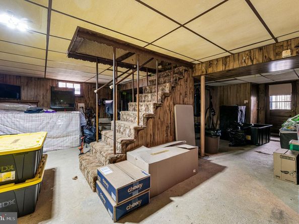 912 Edgewood Avenue, Folsom PA 19033