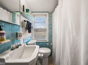 912 Edgewood Avenue, Folsom PA 19033