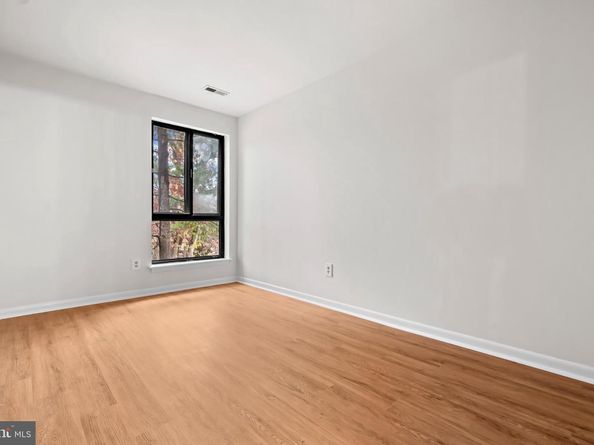 11200 Chestnut Grove Square 203, Reston VA 20190