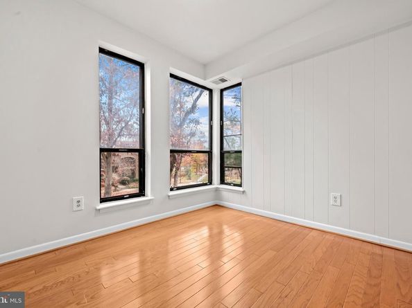 11200 Chestnut Grove Square 203, Reston VA 20190