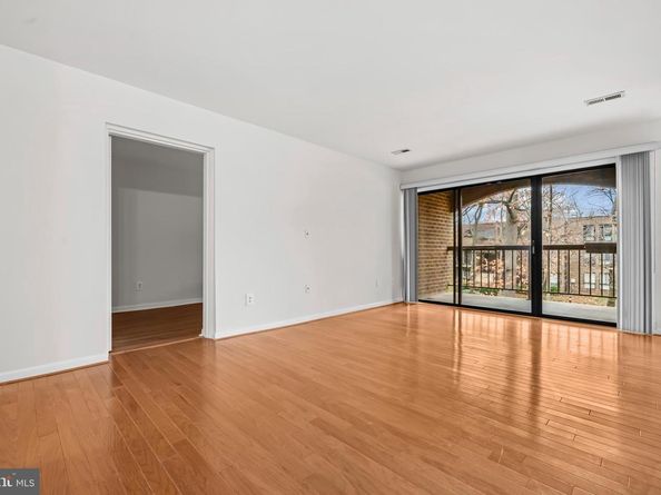 11200 Chestnut Grove Square 203, Reston VA 20190