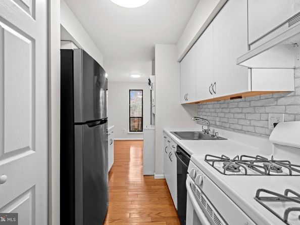 11200 Chestnut Grove Square 203, Reston VA 20190