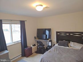 1525 Hiddenbrook Drive, Herndon VA 20170