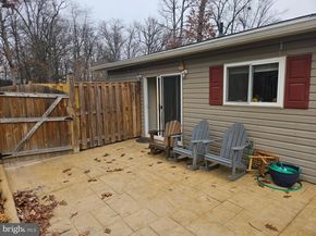 1525 Hiddenbrook Drive, Herndon VA 20170