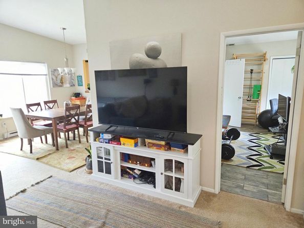 1525 Hiddenbrook Drive, Herndon VA 20170